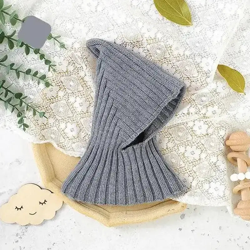 Glugă tricotă gri, combină perfectă pentru confort de iarnă, combină perfectă pentru confort de iarnă bebelusii activi.